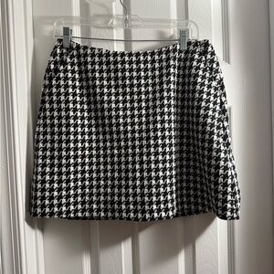 CAbi Black and White Houndstooth Mini Skort